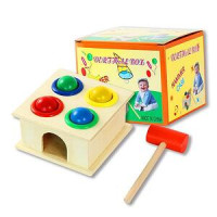 Монтесори дървена игра с чукче и топки
